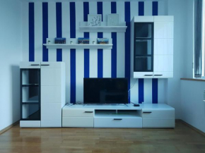 Central apartment with 24-7 building security